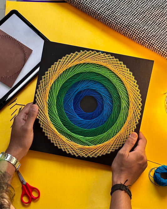 CONCENTRIC PEACOCK STRING ART KIT
