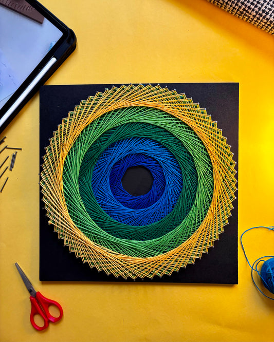CONCENTRIC PEACOCK STRING ART KIT